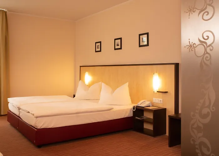 Отель Bergwirtschaft Wilder Mann Und Restaurant Дрезден