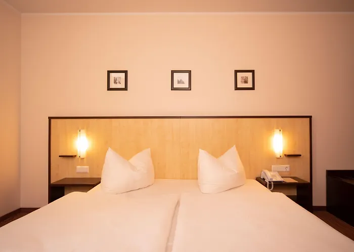 Отель Bergwirtschaft Wilder Mann Und Restaurant 4*