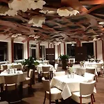 Bergwirtschaft Wilder Mann Und Restaurant فندق دريسدن