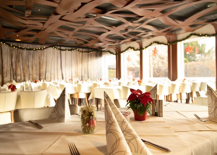 Bergwirtschaft Wilder Mann Und Restaurant Hotel Drezno